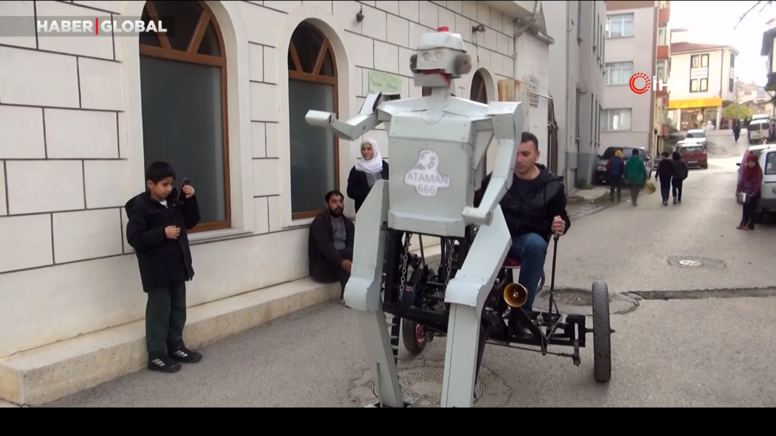Kastamonu'da hurdadan robot: Ataman 666 görenlerin ilgisini çekiyor