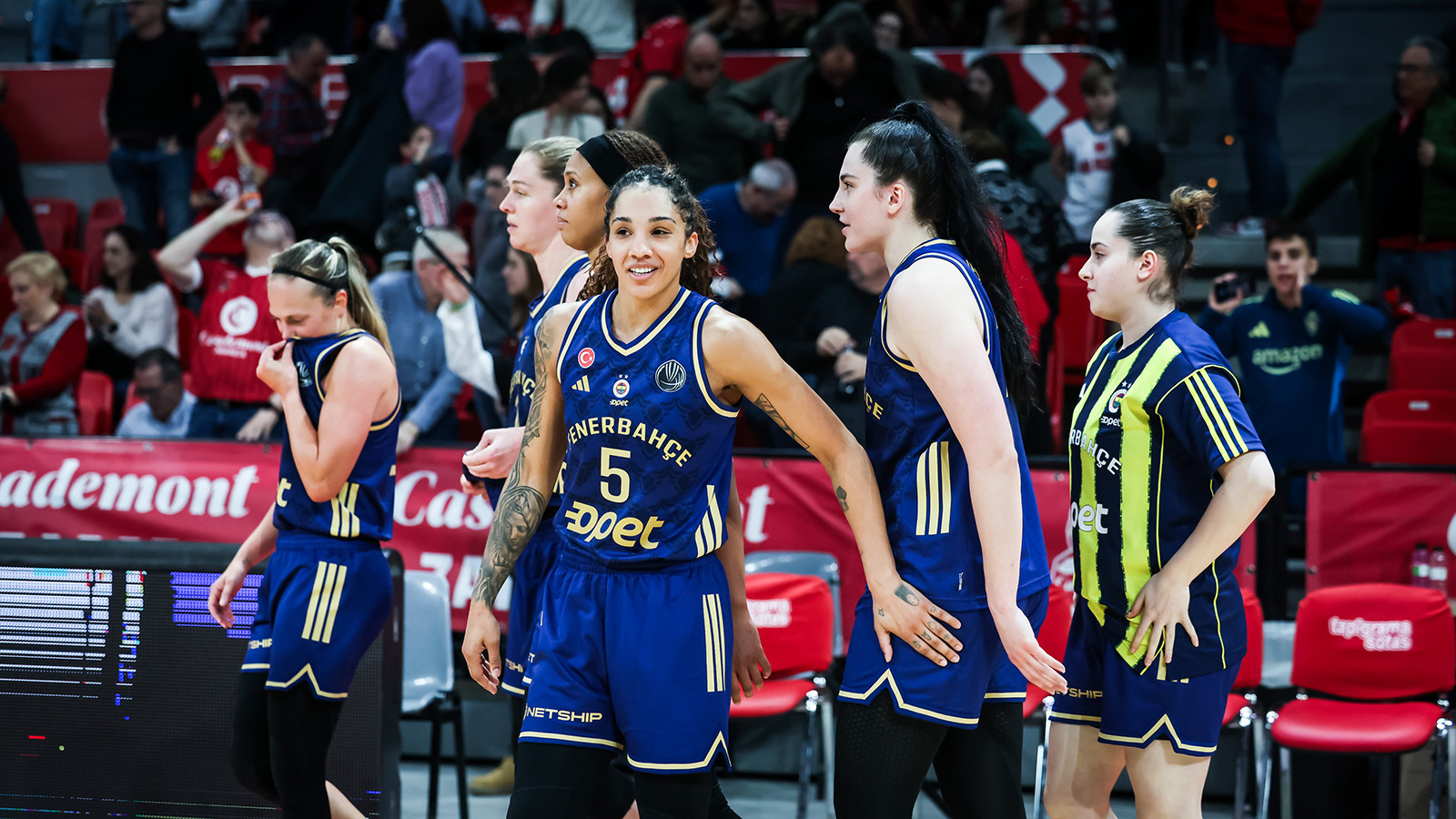 Fenerbahçe Opet, Euroleague'de farklı kazandı