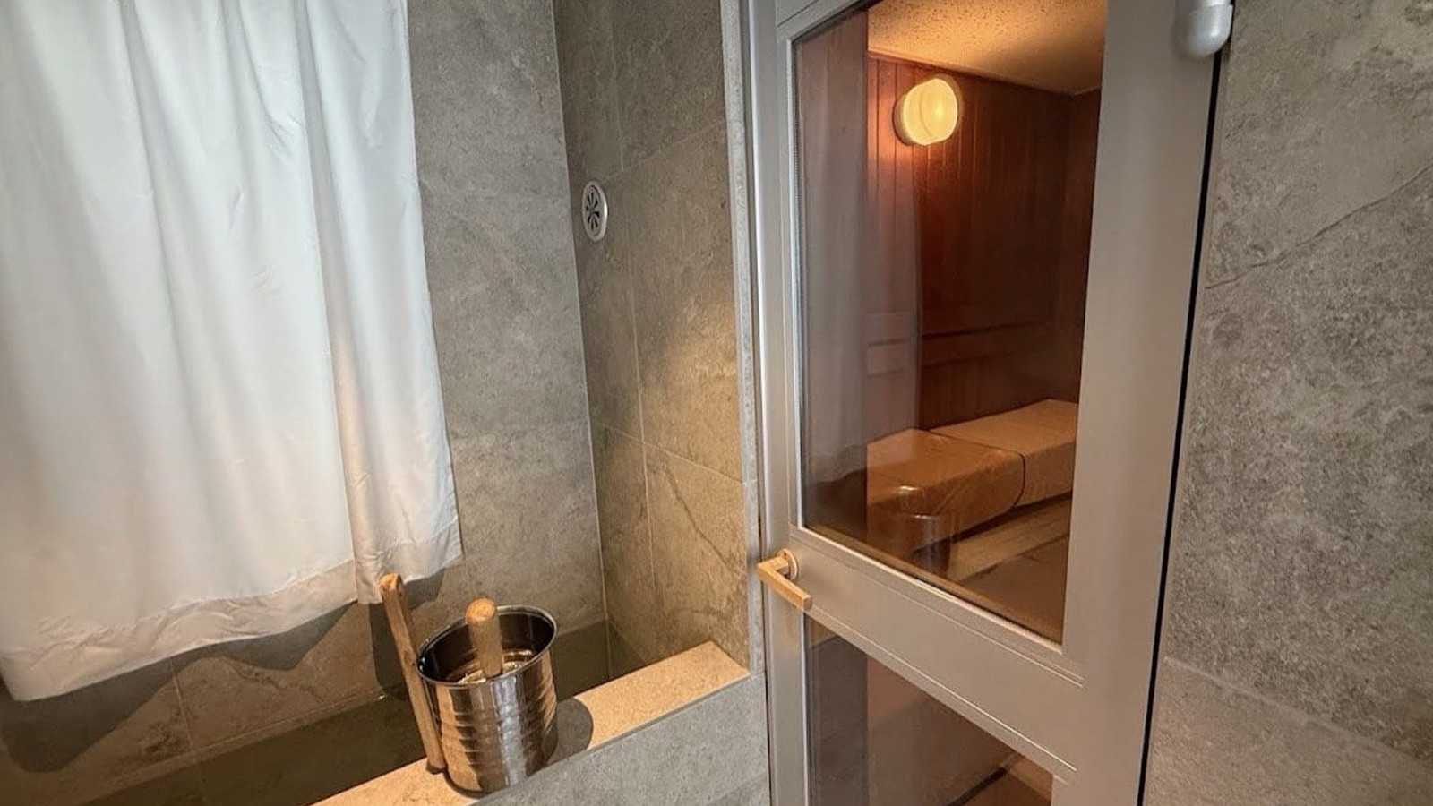 Saunada feci ölüm: Mahsur kaldılar!