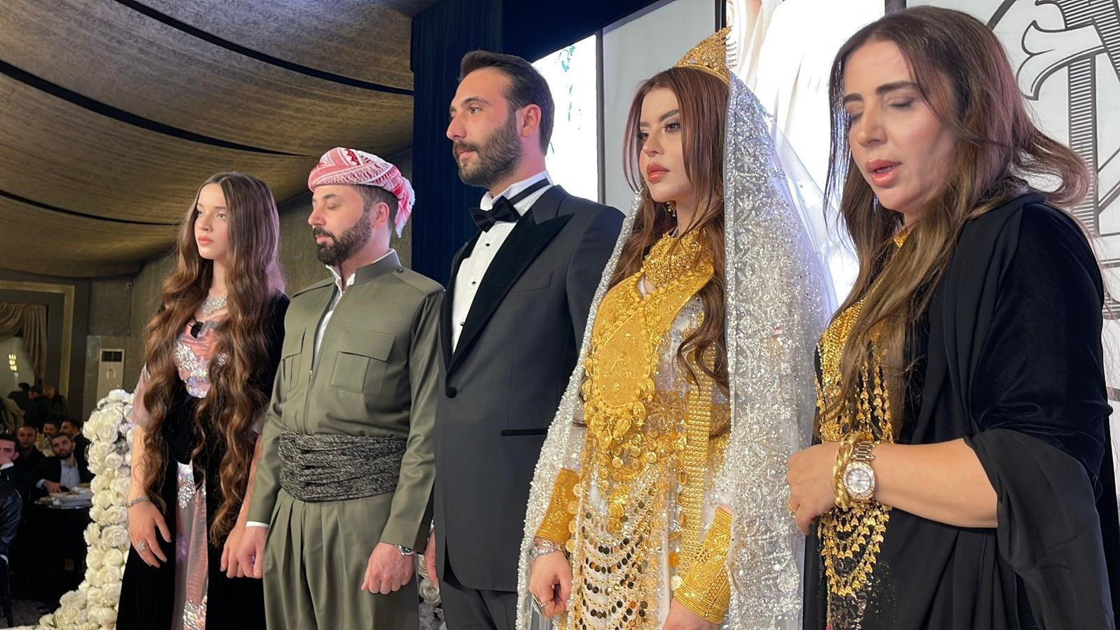 Geline kilo kilo altın takıldı, paralar sandıklara sığmadı