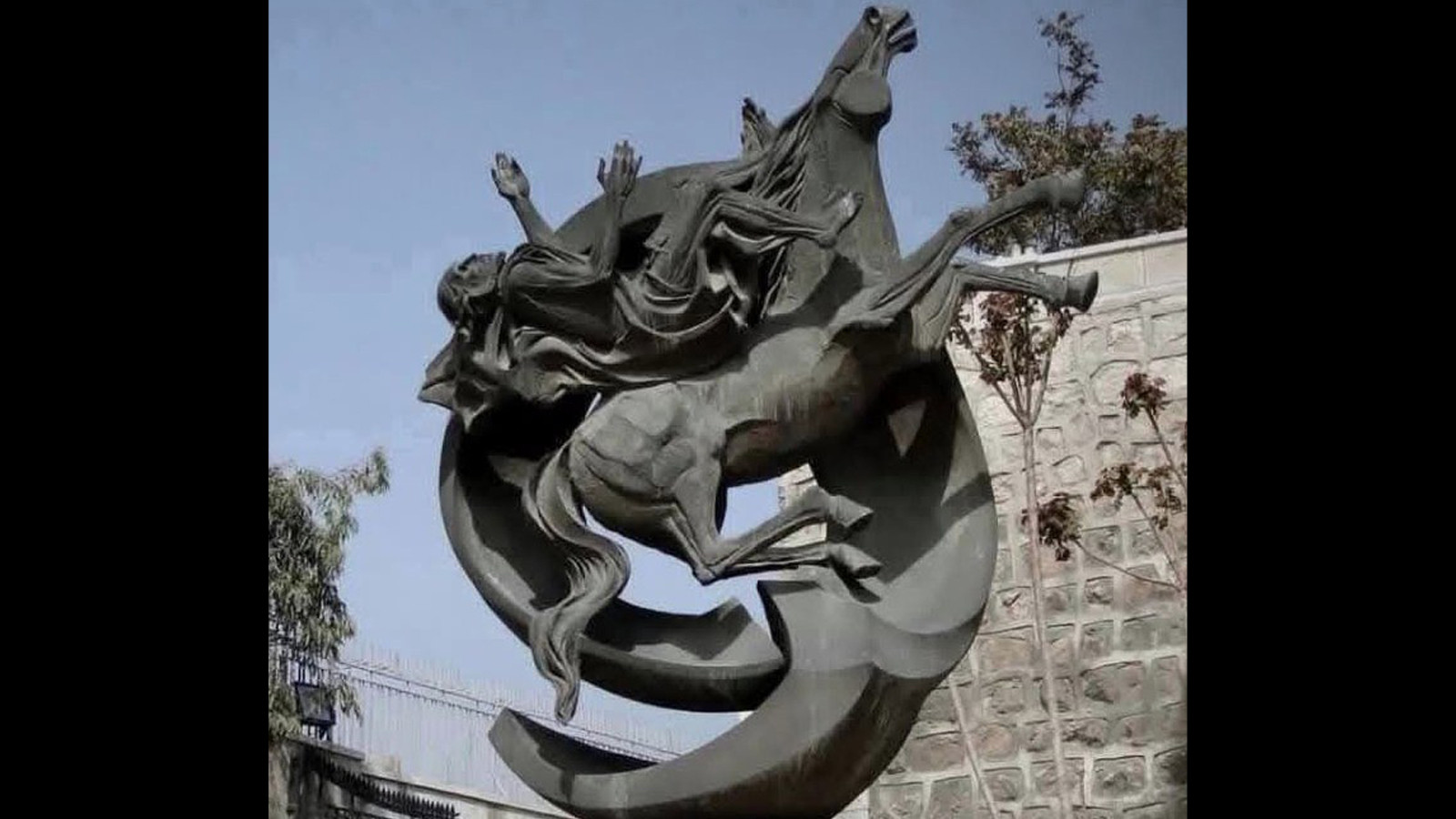 Suriye’de Papa’nın hediye ettiği Aziz Paul heykeli çalındı