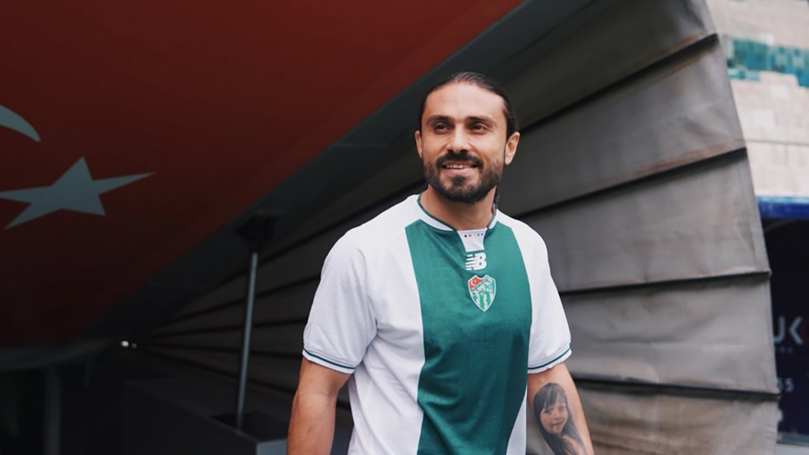 Bursaspor transferde bombayı patlattı: Halil Akbunar imzayı attı