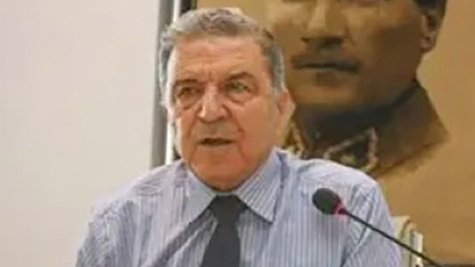 Çeşme'nin eski Belediye Başkanı Faik Tütüncüoğlu yaşamını yitirdi