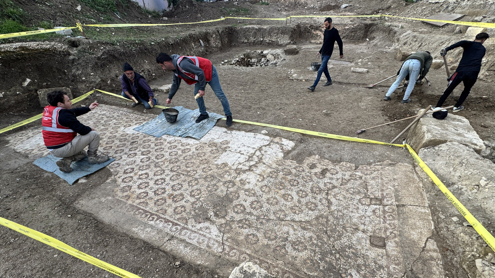 Hatay’da 1500 yıllık mozaik, temel kazısında gün yüzüne çıktı: Statüsü yüksek birinin konutu