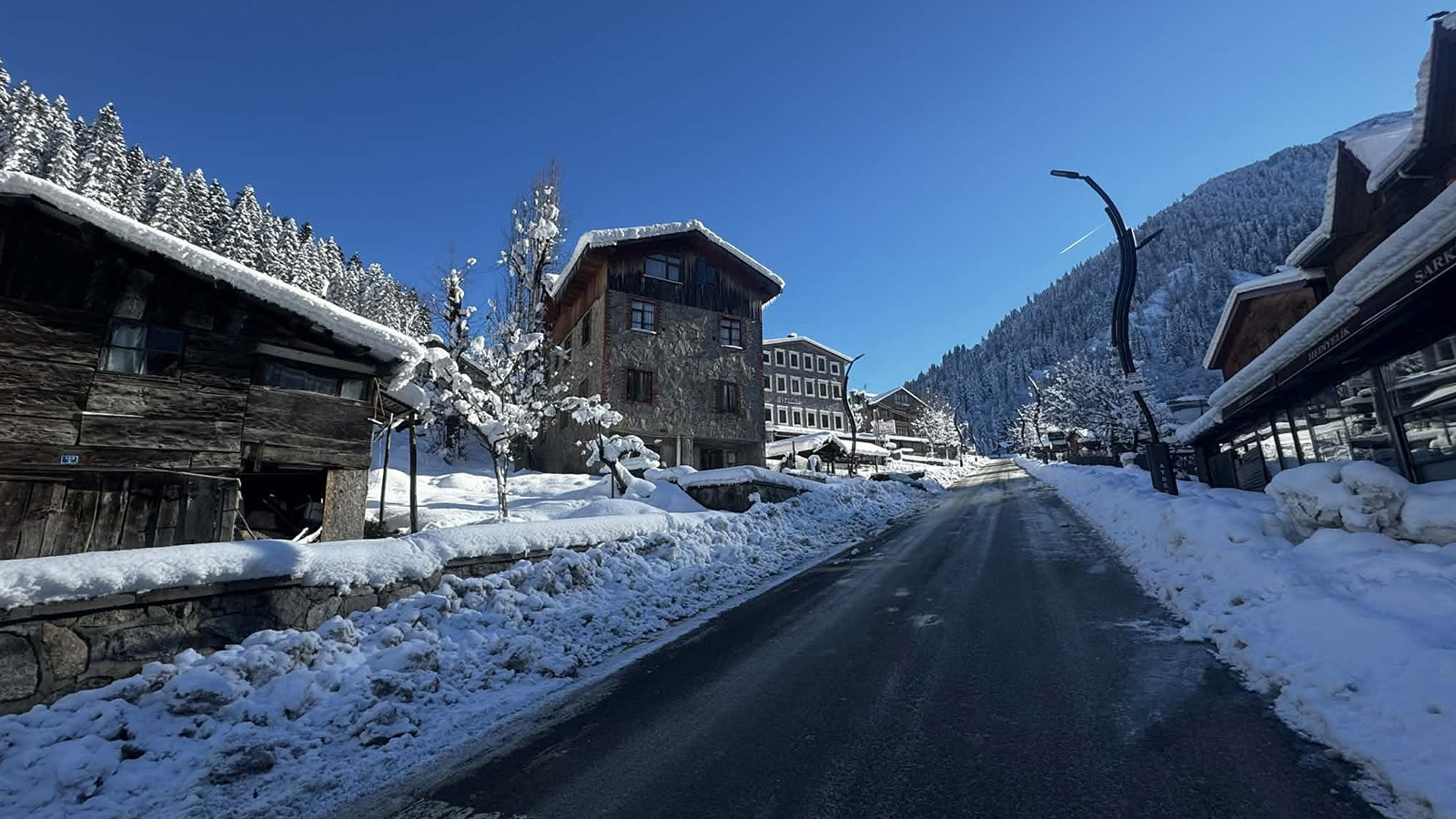 Rize’nin zirvelerinde "karlı güneş" güzelliği