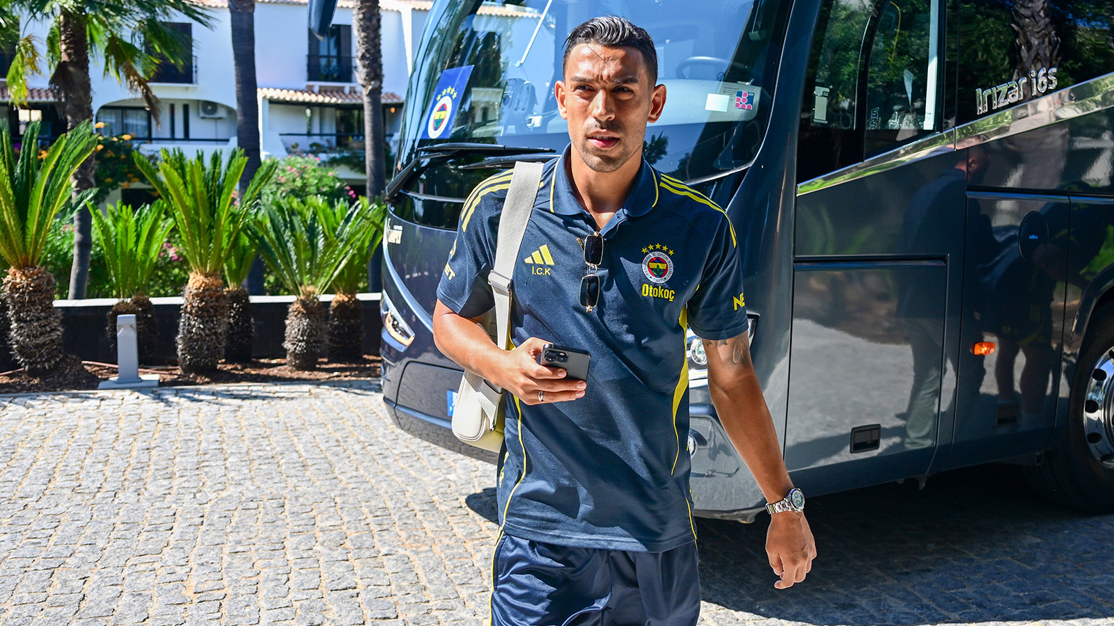 Fenerbahçe'den İrfan Can Kahveci kararı