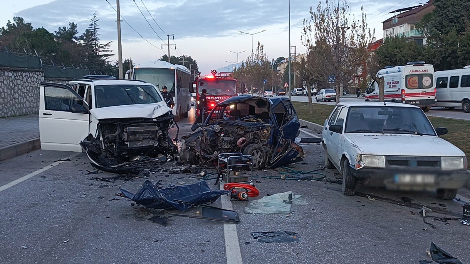 Ağabeyi ve kuzeninin öldüğü kazada ağır yaralanan Hamit yaşamını yitirdi
