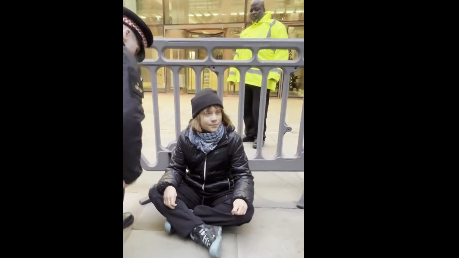 Greta Thunberg, Londra'daki Filistin eyleminde gözaltına alındı