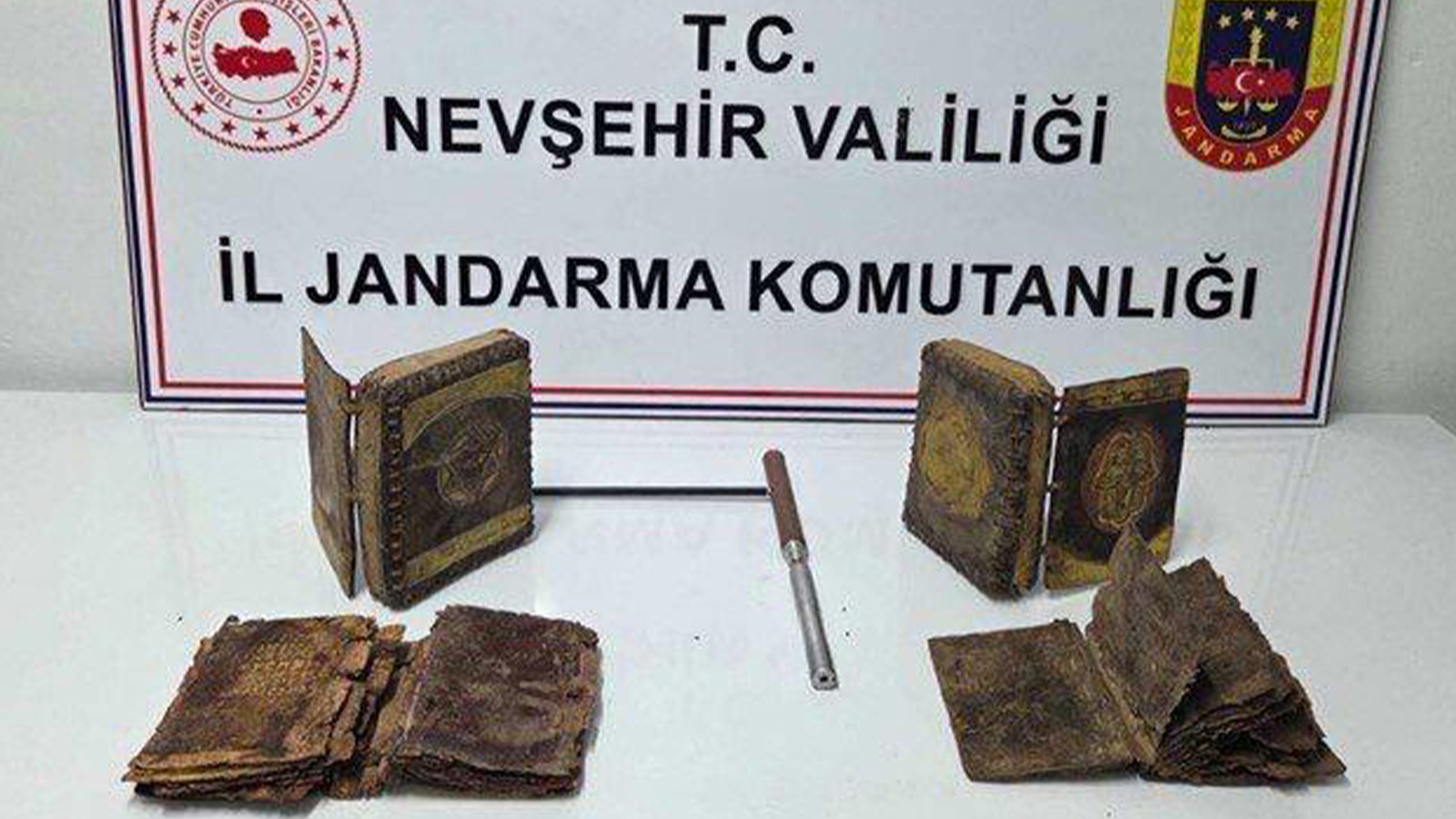 Nevşehir’de tarihi eser niteliğinde 2 Tevrat ele geçirildi