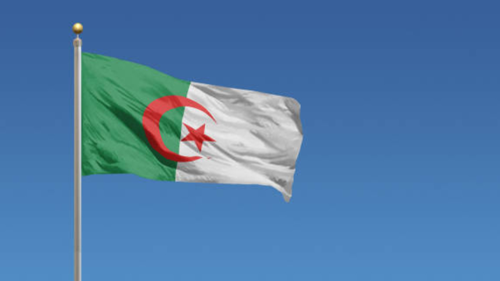 Cezayir’de Fransız sömürgeciliği suç ilan edildi