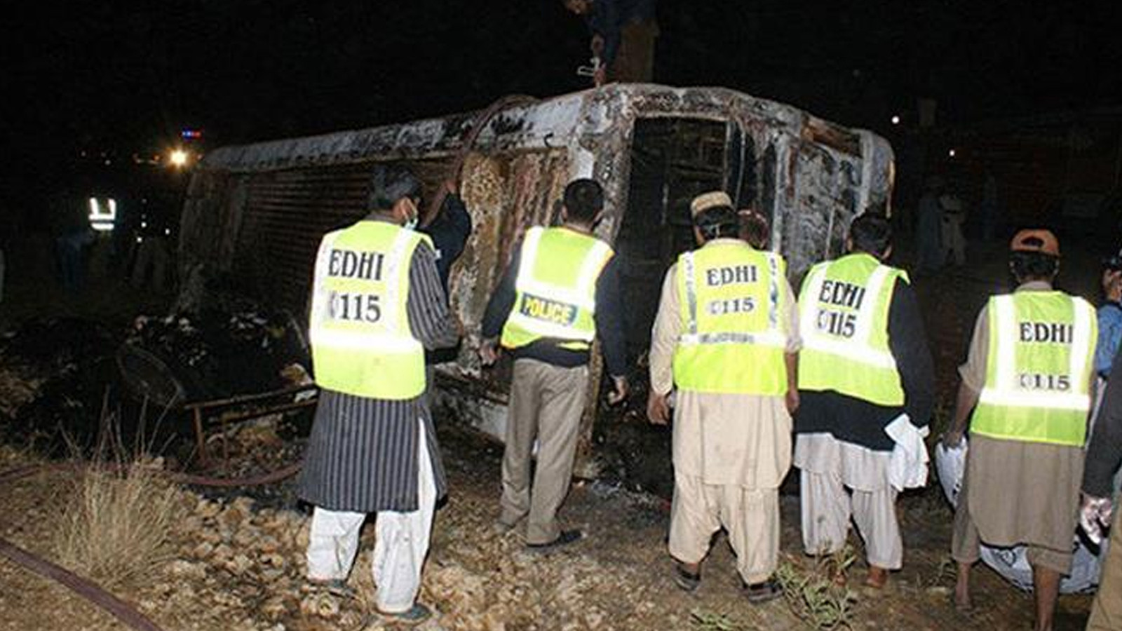 Hindistan'da yolcu otobüsü ve kamyon çarpıştı: Ölüler var