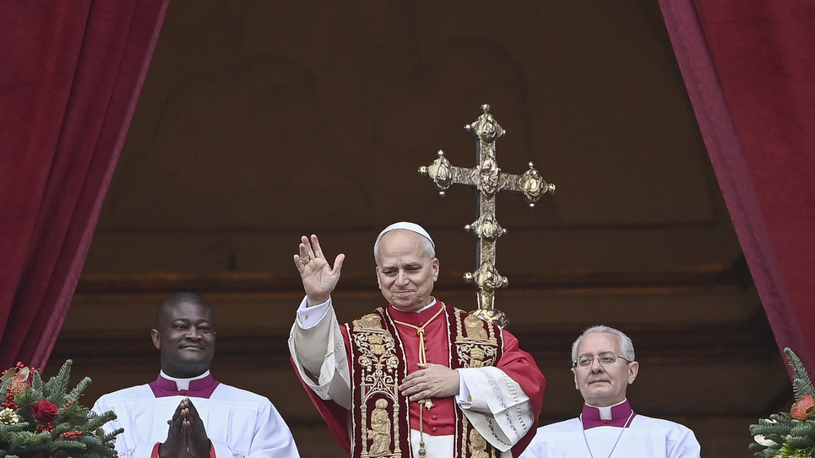 Papa 14. Leo, Vatikan'da ilk kez Noel ayini yönetti, barış çağrısında bulundu