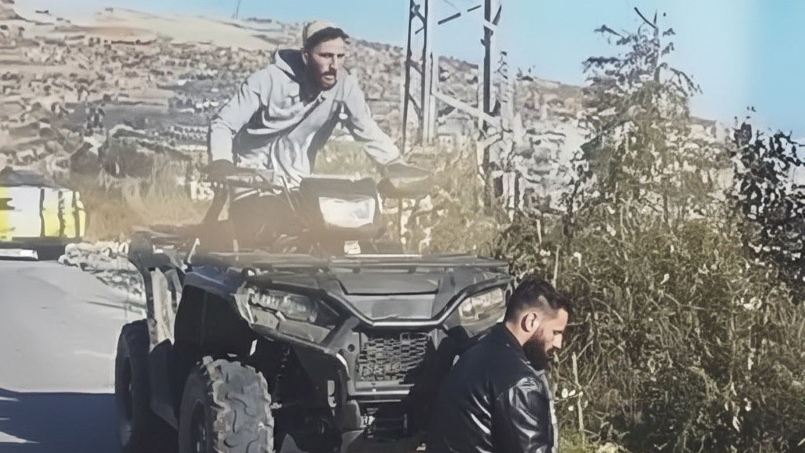 Batı Şeria’da infial yaratan zalimlik: İsrail askeri dua eden Filistinliyi ezdi