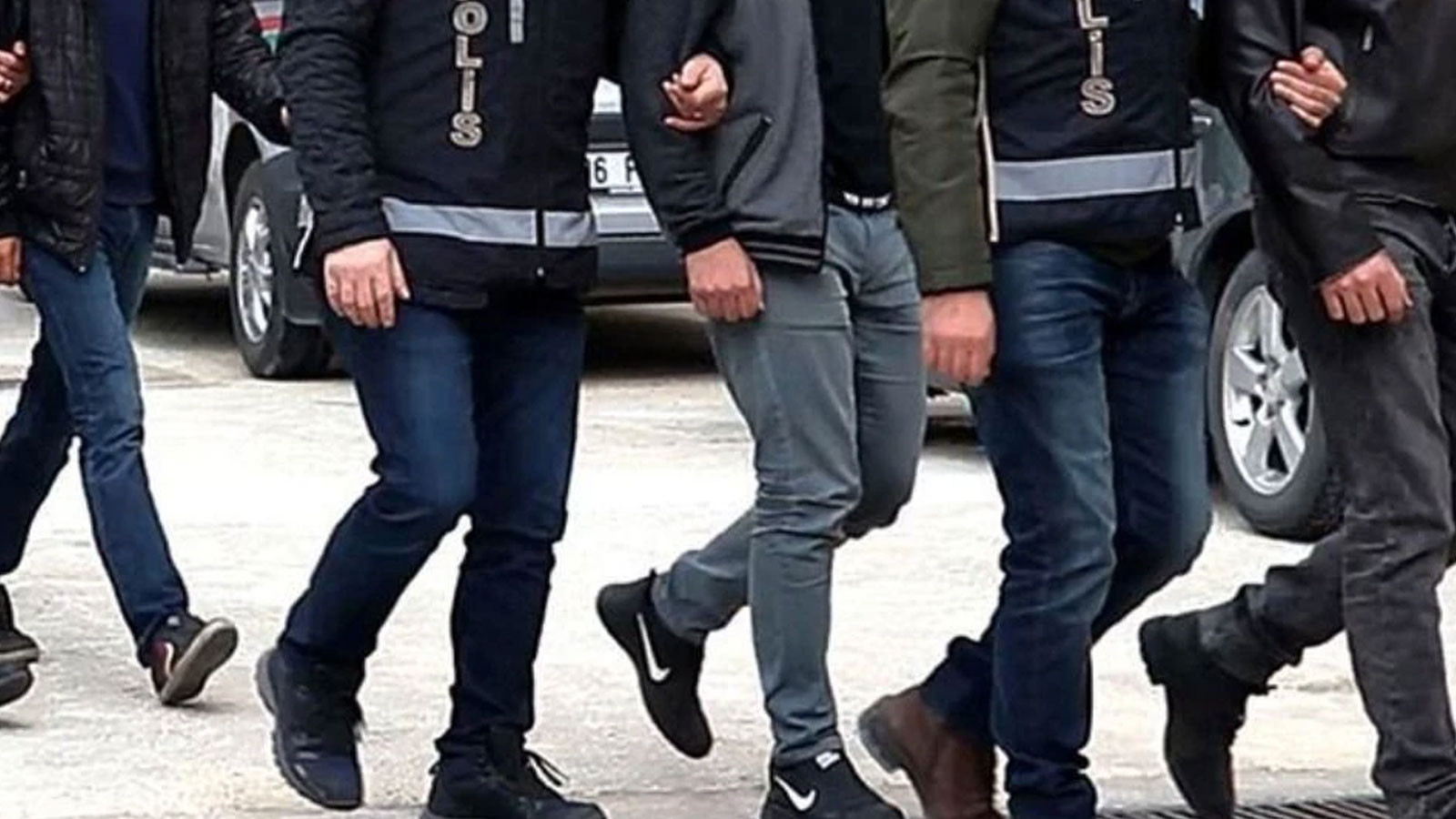 Bir şirkete daha operasyon! Çok sayıda gözaltı var