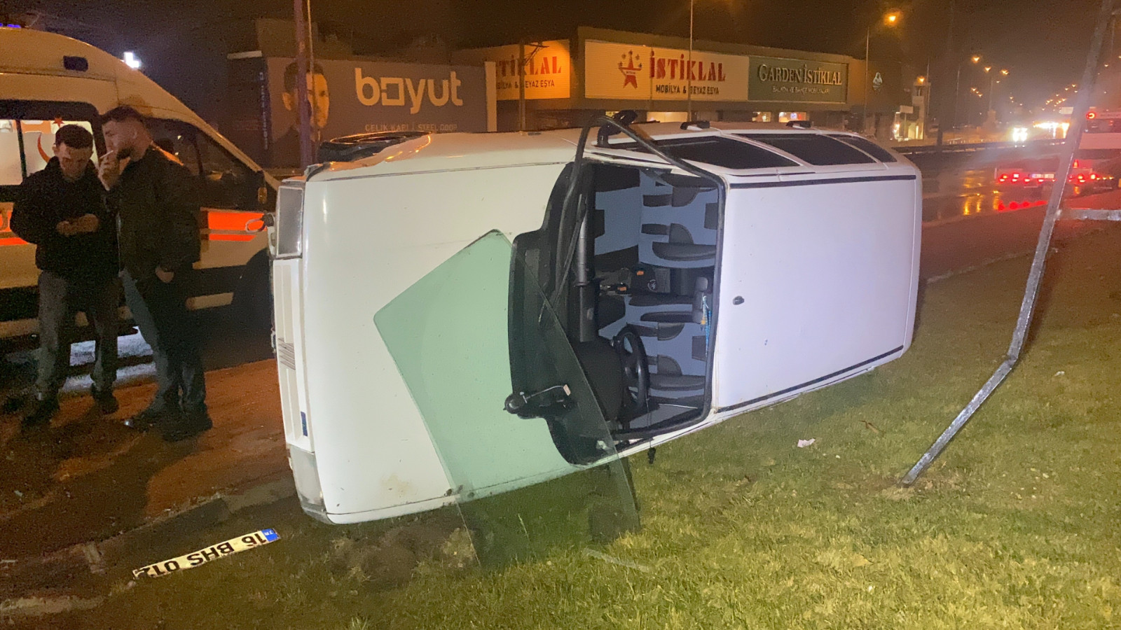 Takla atan araçtan burnu bile kanamadan çıktı 