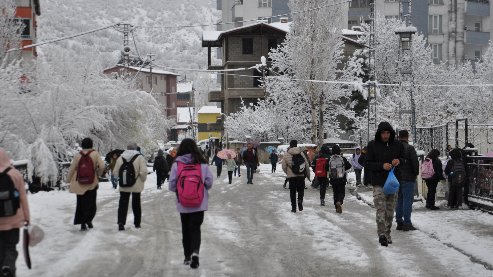 Bu şehirlere 28 Aralık 2025 Pazar günü lapa lapa kar yağacak!