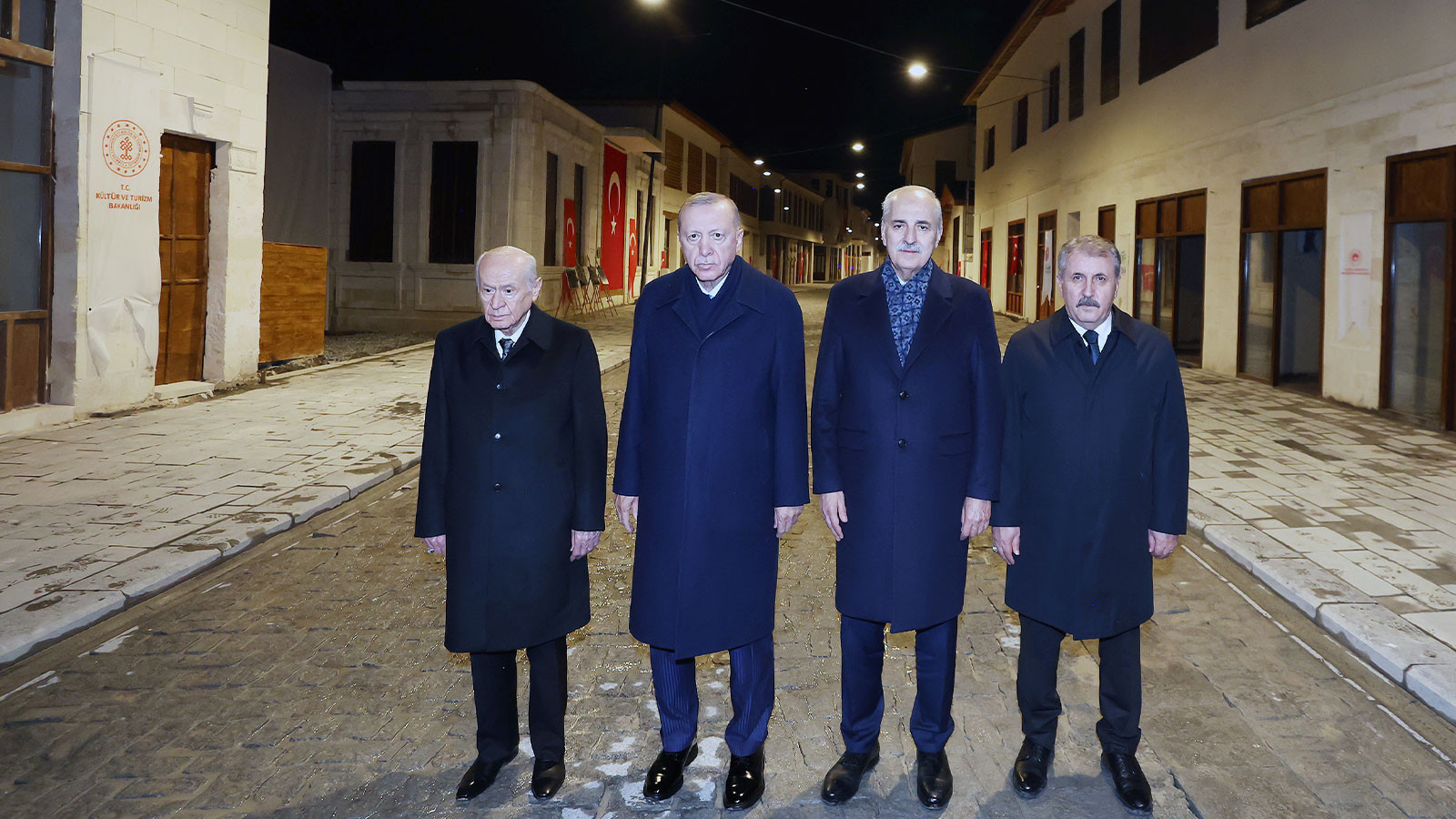 Cumhurbaşkanı Erdoğan Hatay'da: Kurtuluş Caddesi ve Habib-i Neccar Camisi'ni ziyaret etti
