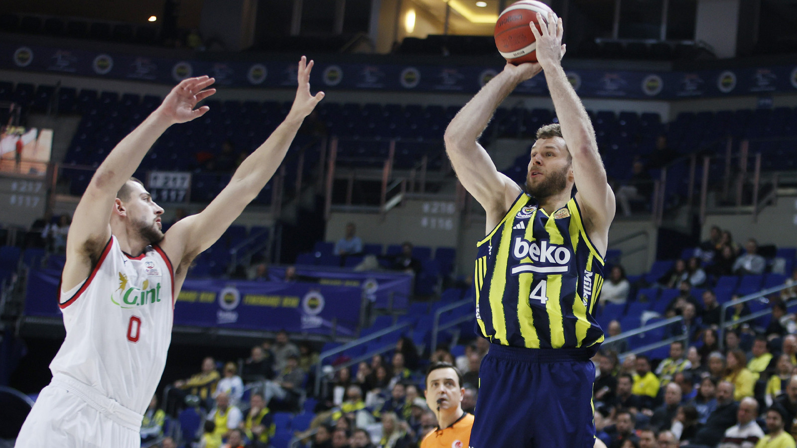 Fenerbahçe Beko evinde Manisa Basket'i farklı yendi!