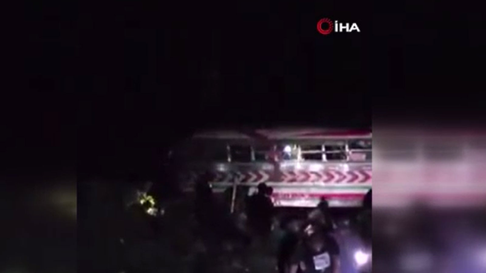 Guatemala’da otobüs uçuruma yuvarlandı: Çok sayıda ölü ve yaralı var