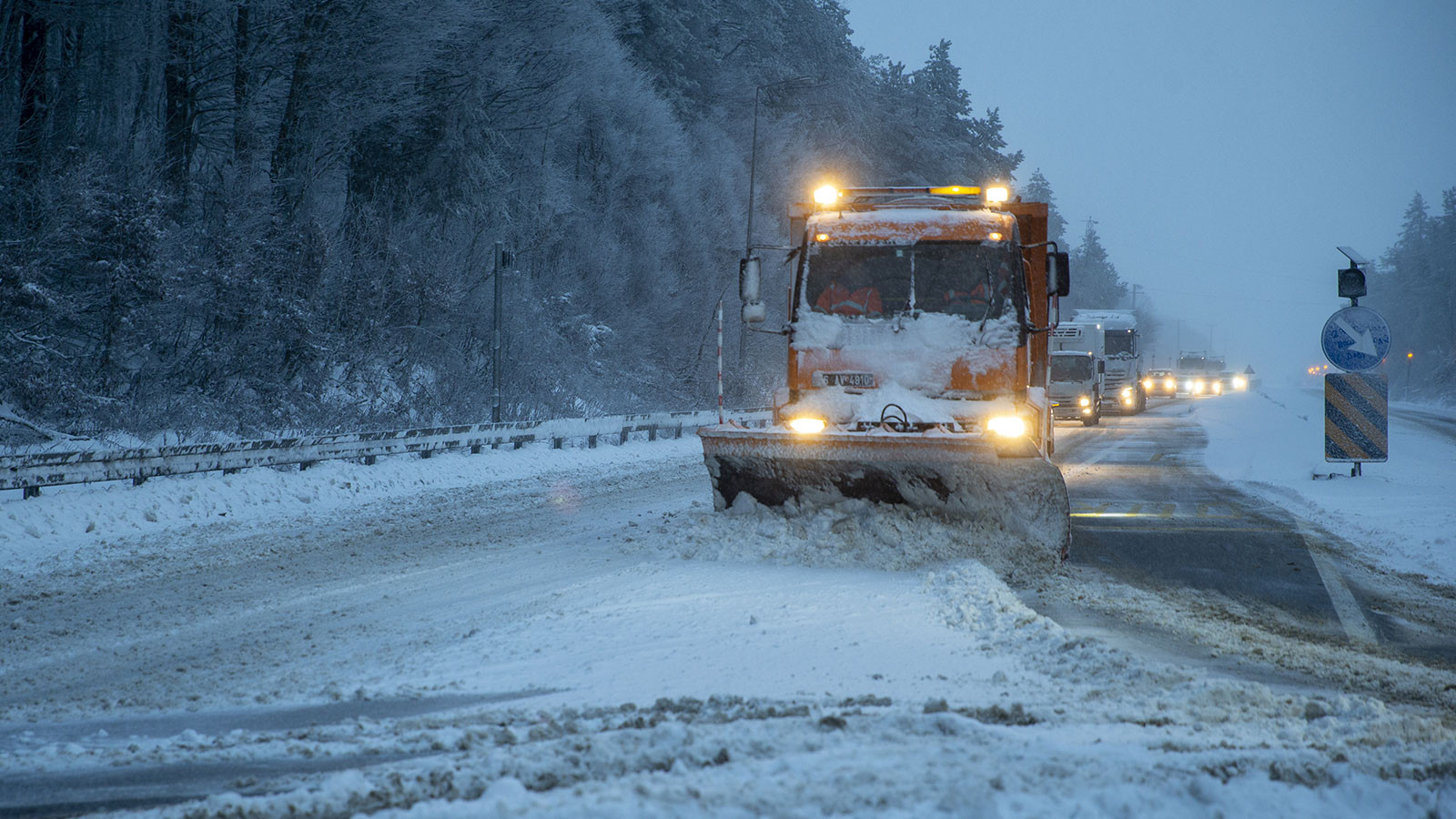 İstanbul, Ankara, Bolu, Sivas beyaza büründü! Türkiye genelinde kar yağışı etkili oluyor