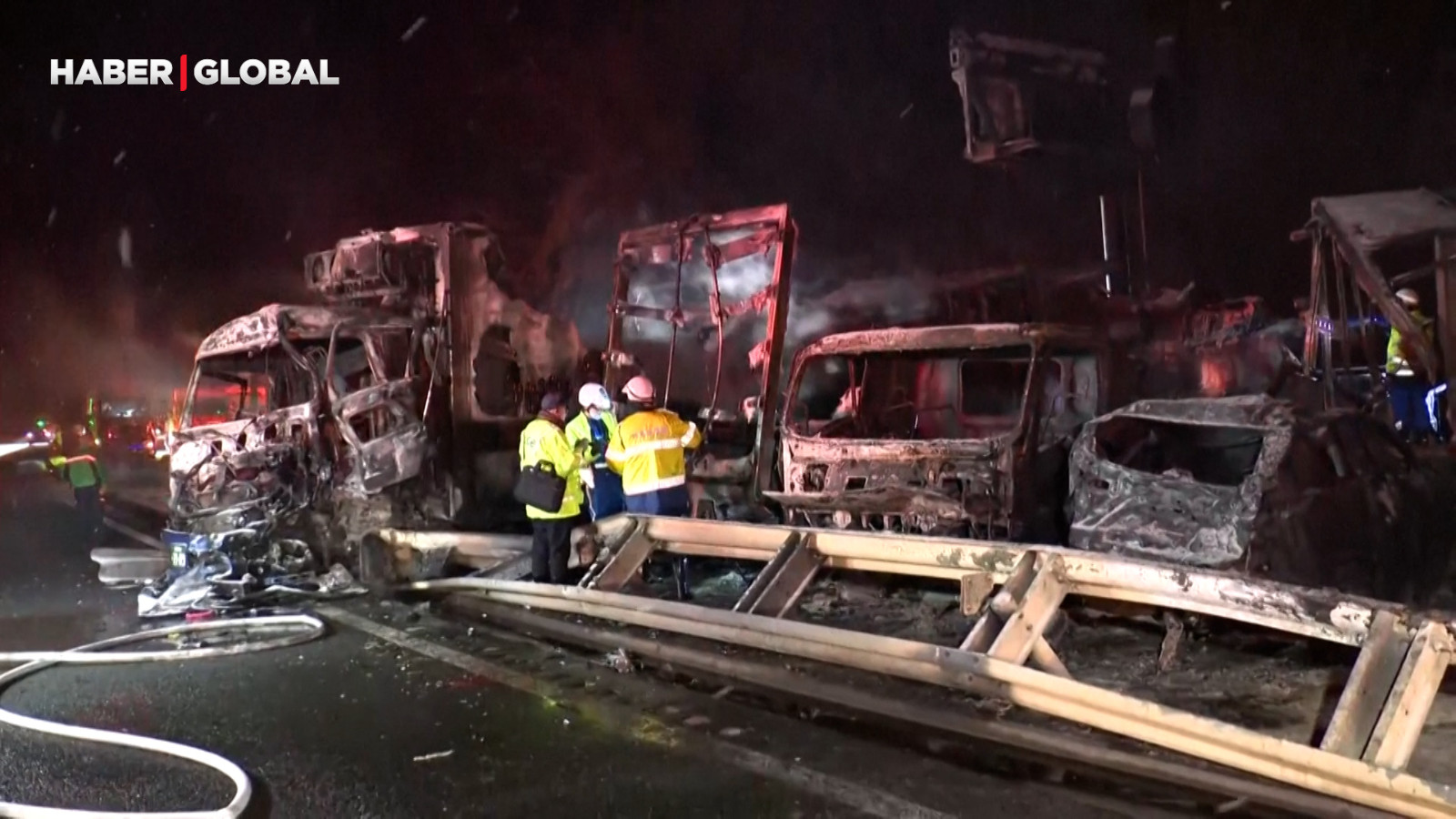 Japonya'da facia anları! 50 araç birbirine girdi, ölü ve yaralılar var