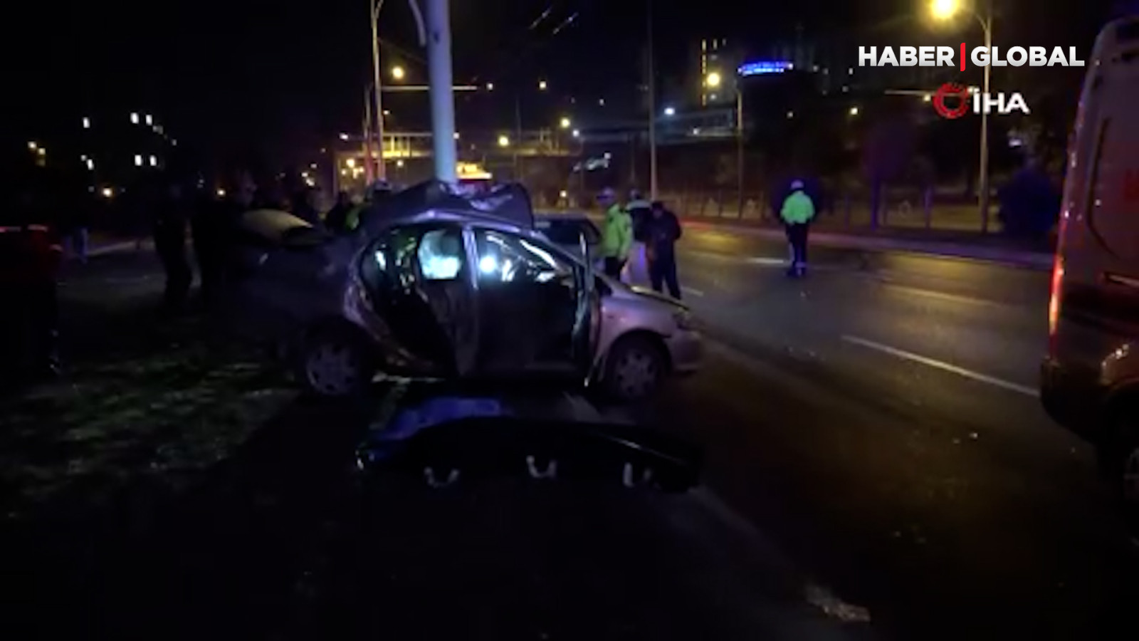 Malatya'da otomobil trambüs direğine çarptı: 1 ölü, 1 yaralı