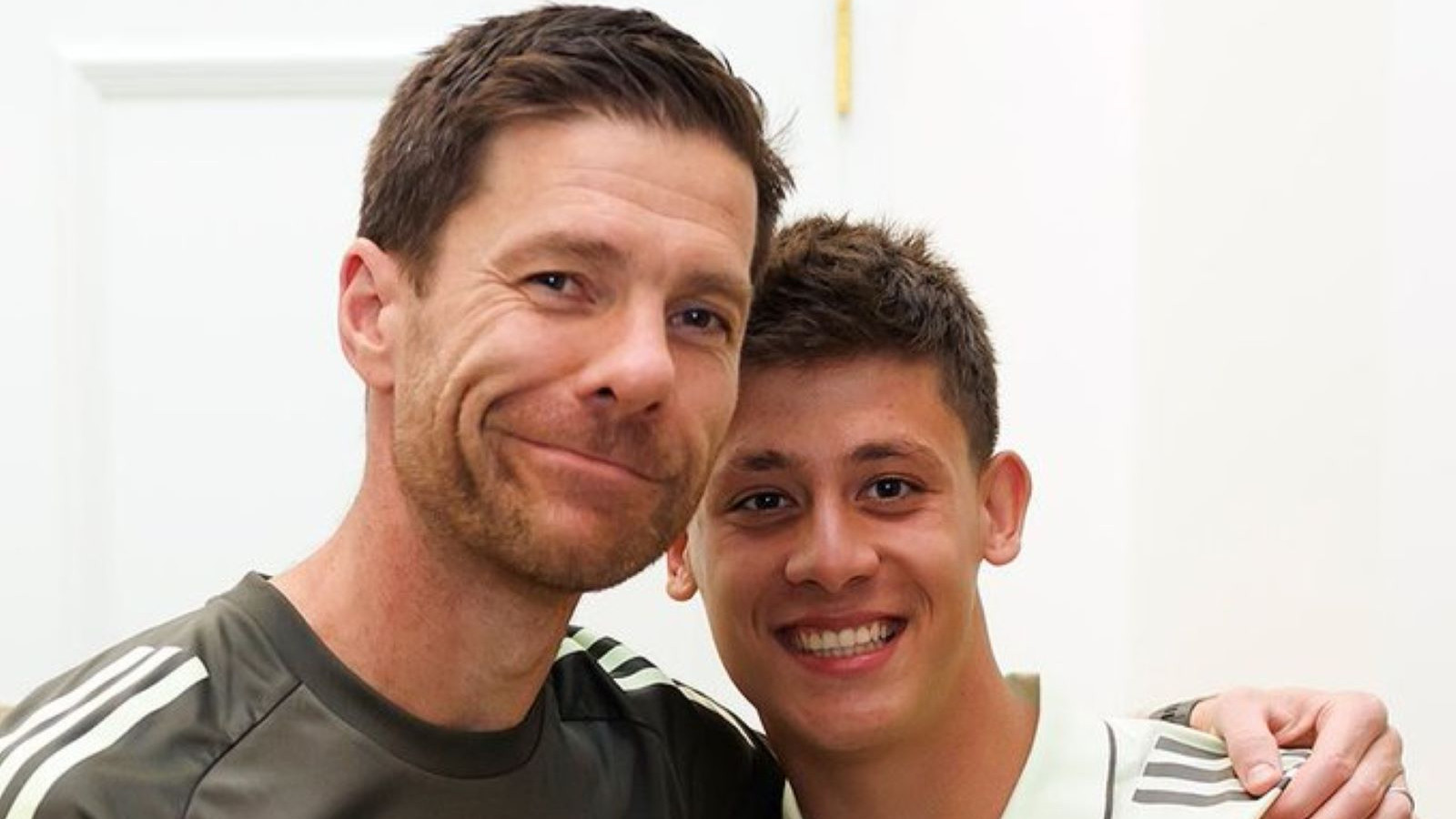 Real Madrid gece yarısı resmi sitesinden Arda Güler'i duyurdu