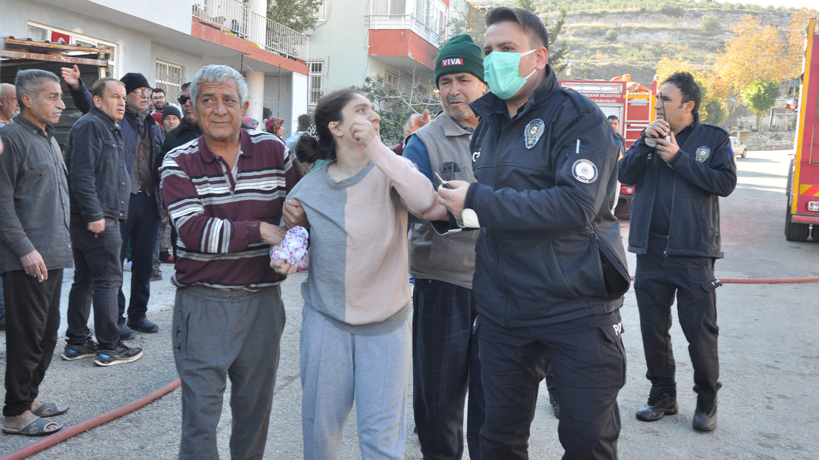 Yangın faciası 2 kardeşi hayattan kopardı, anne sinir krizi geçirdi