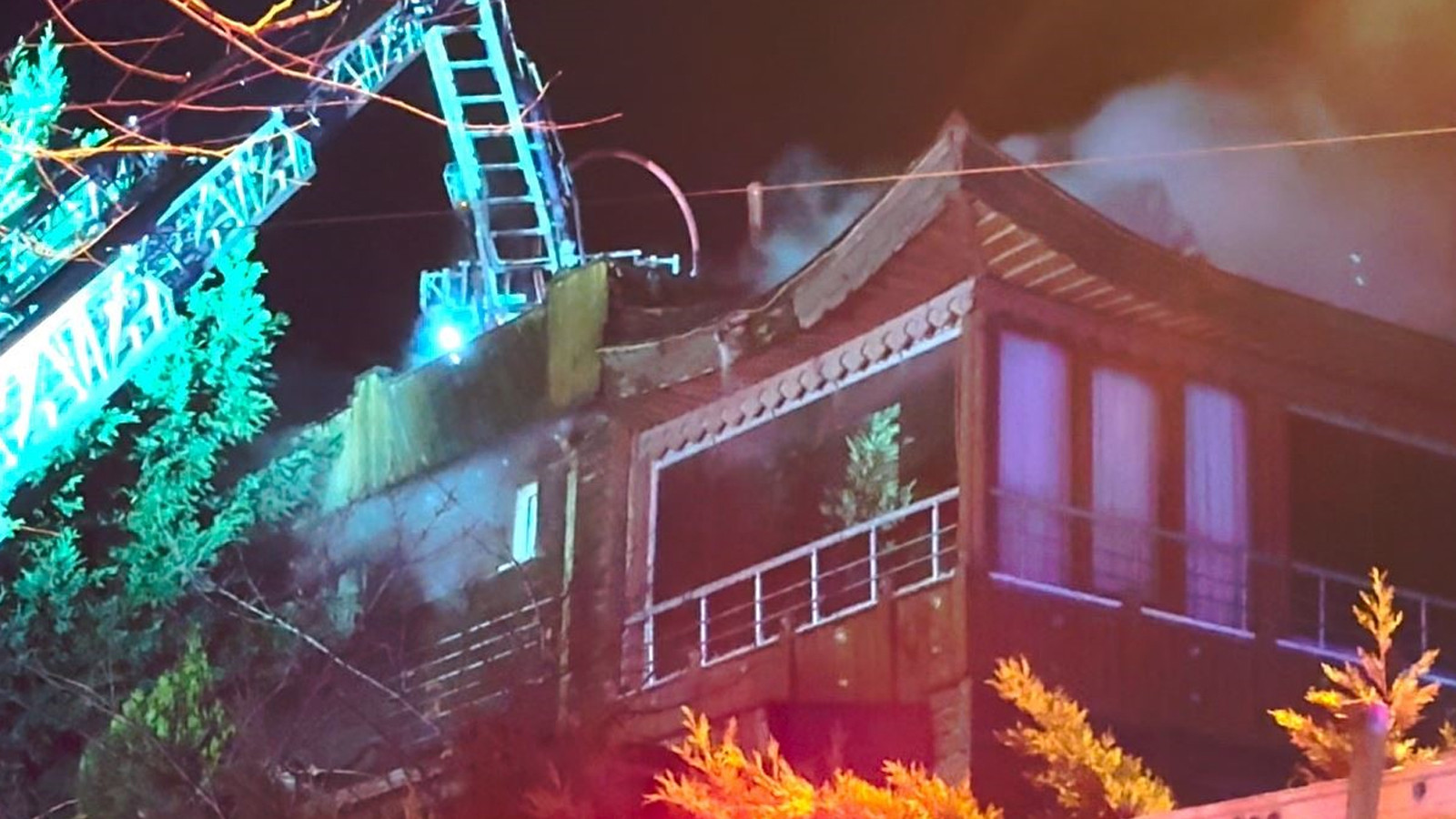 İstanbul'da korkutan yangın! Ekipler seferber oldu