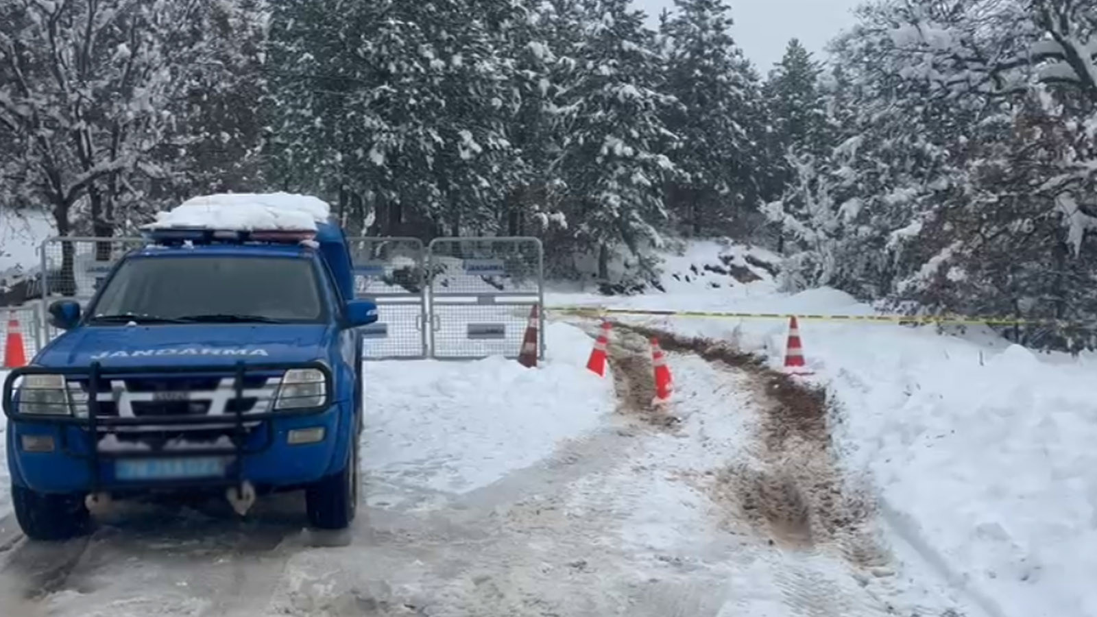 Karabük'te kamp yapmaya giden grup kar nedeniyle mahsur kaldı