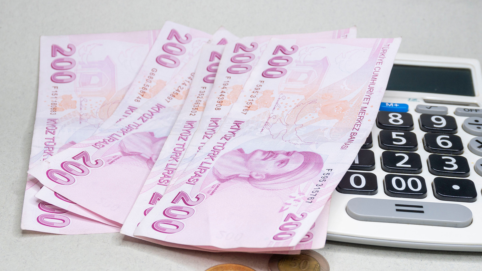 2026 asgari ücretini bilmişti! Emekli ve memur zammı için net rakam verdi