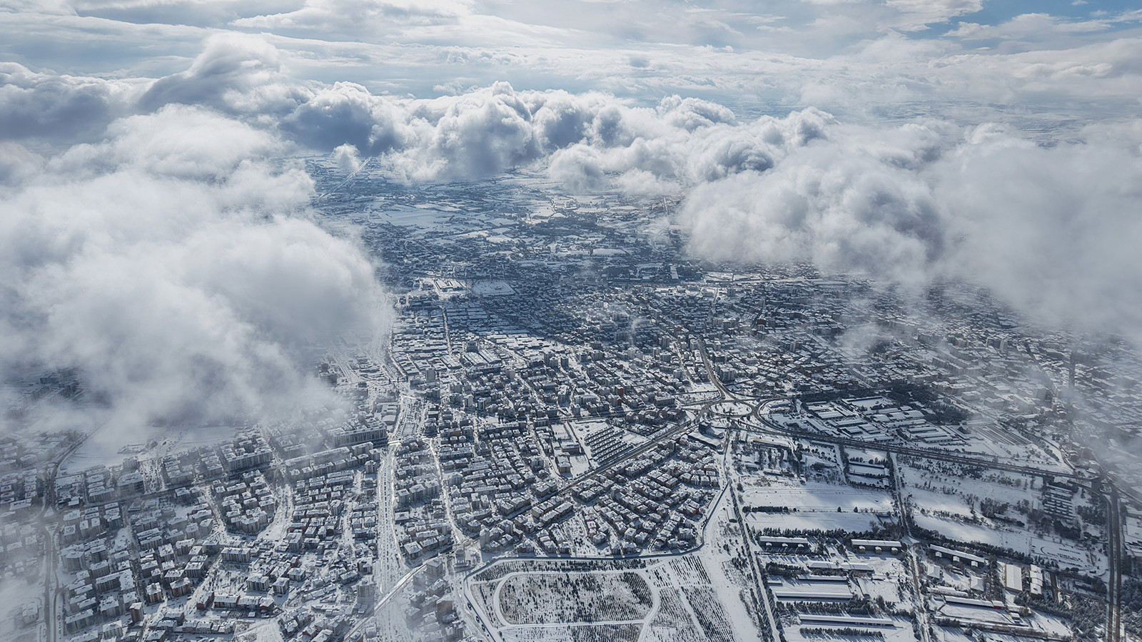 Burası ne Norveç ne de İzlanda: Elazığ'ın soğukları kuzey ülkelerini aratmadı