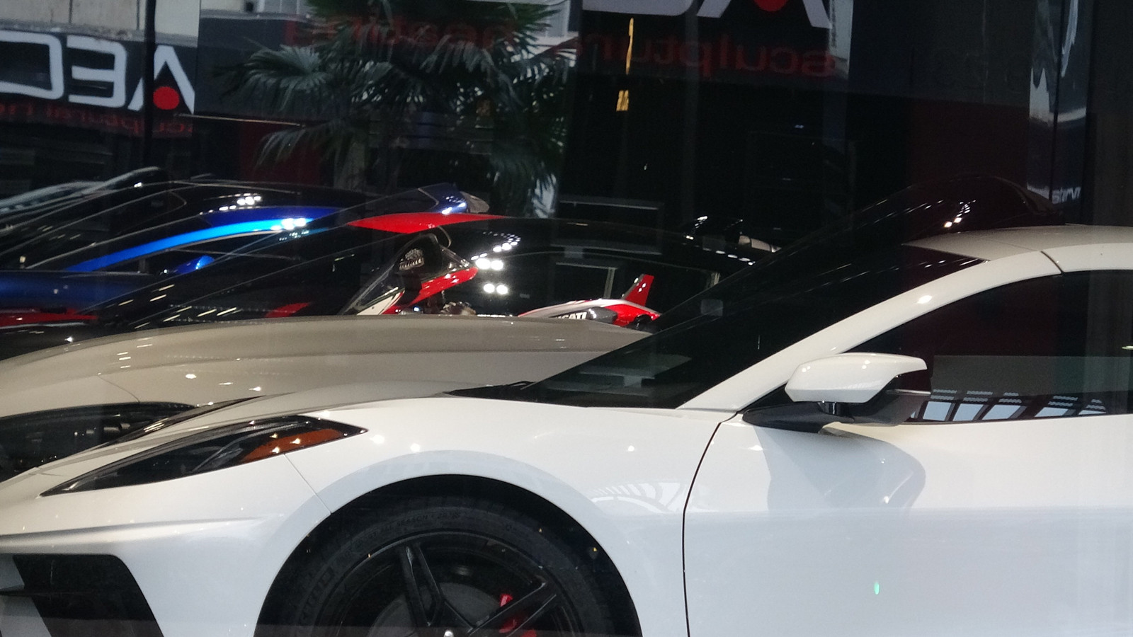 Kadıköy’deki lüks oto galerisinde 11 milyar TL'lik vurgun iddiası