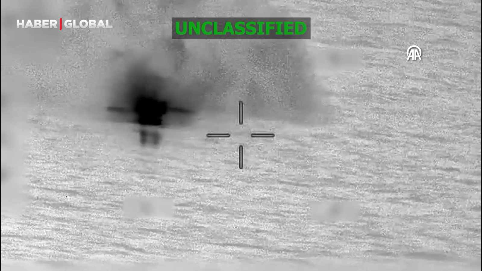 ABD, Doğu Pasifik'te uyuşturucu taşıyan teknenin vurulduğu anları paylaştı