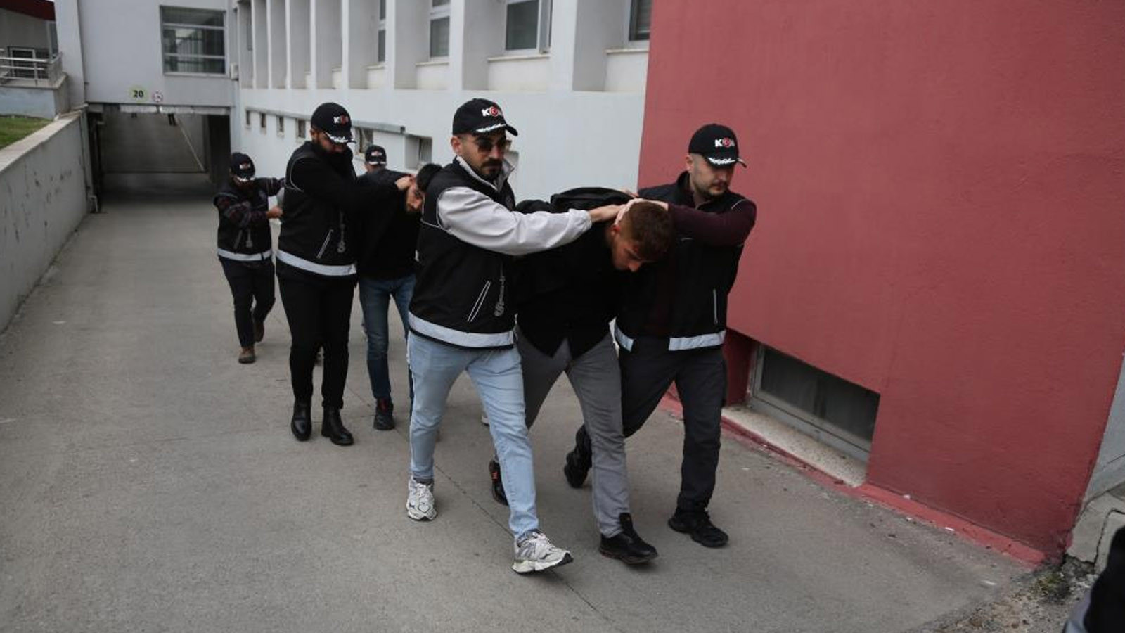 Adana'da 19 yaşındaki gencin öldürülmesinde sır perdesi kalktı! Suç örgütü üyeleri katletmiş