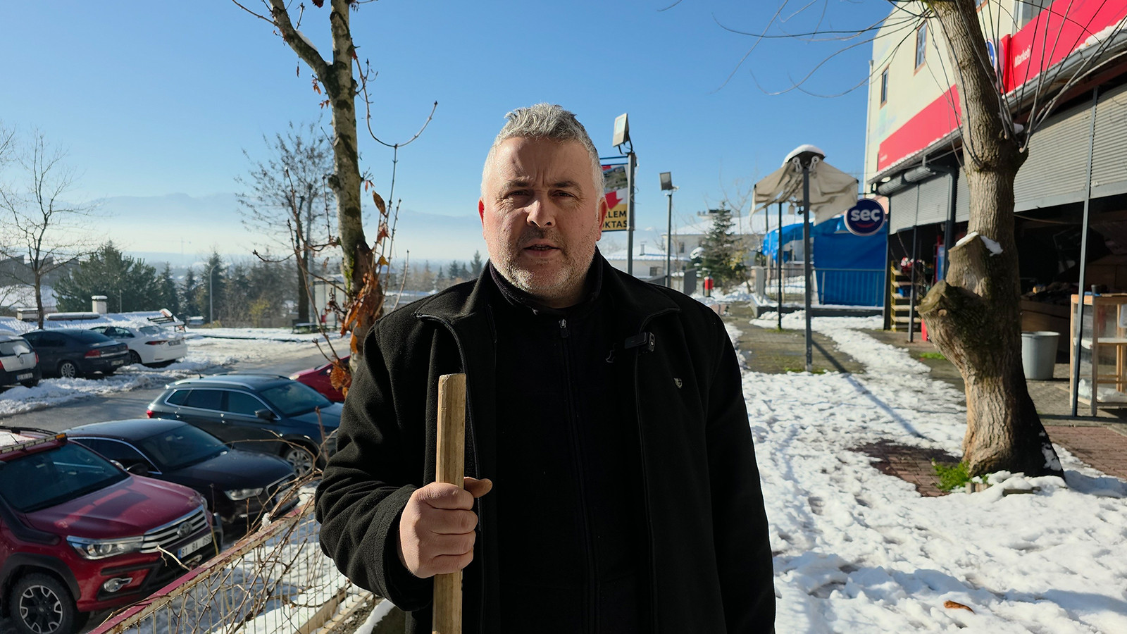 "Dronlu muhtar" işinin başında: Sorumluluk alanını havadan denetledi