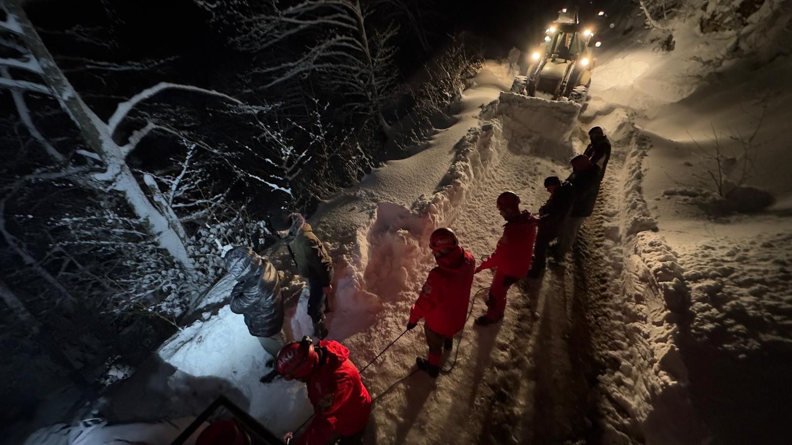 Rize'de uçuruma yuvarlanan cipteki iki kişi yaşamını yitirdi 