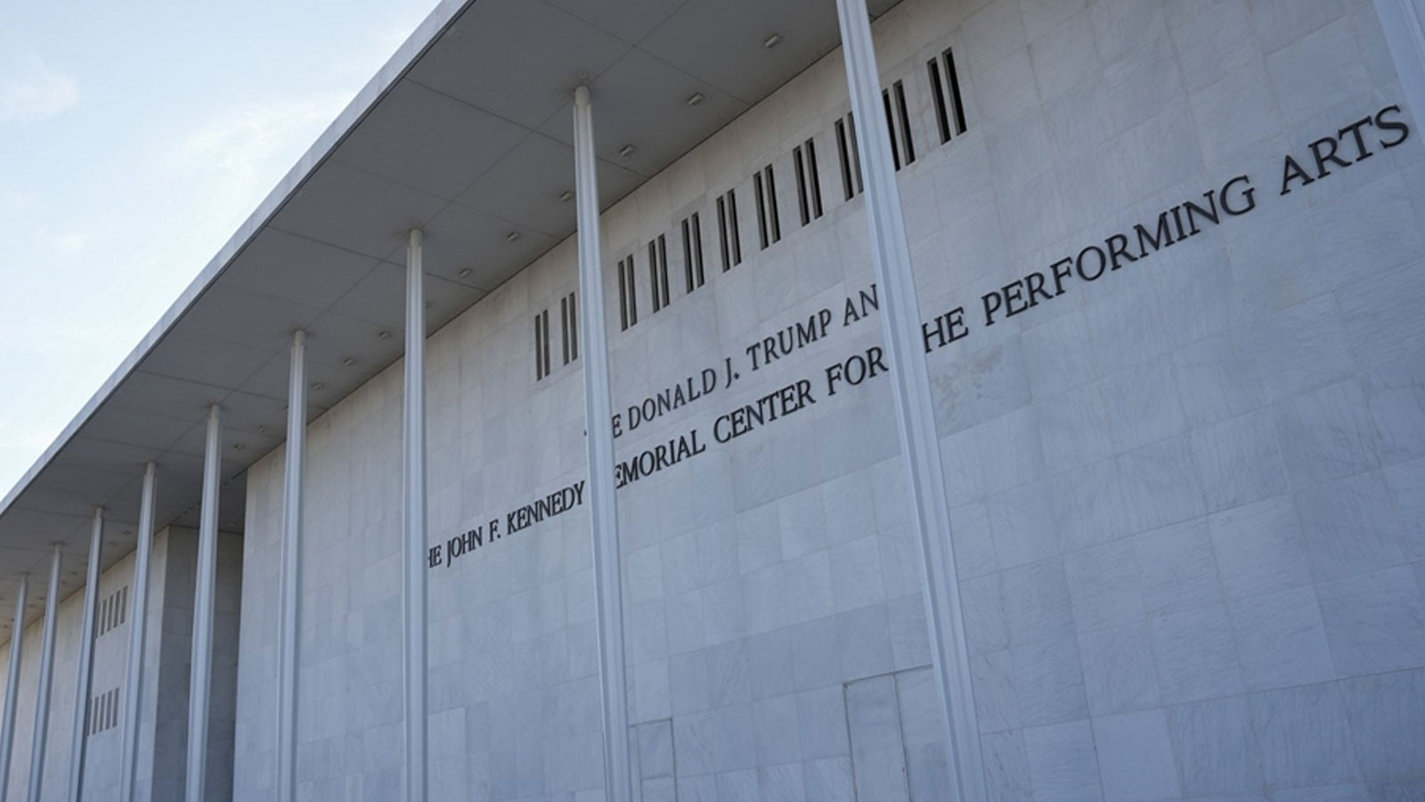 Washington’daki Kennedy Center'in adı ‘Trump-Kennedy Center’ olarak değiştirildi