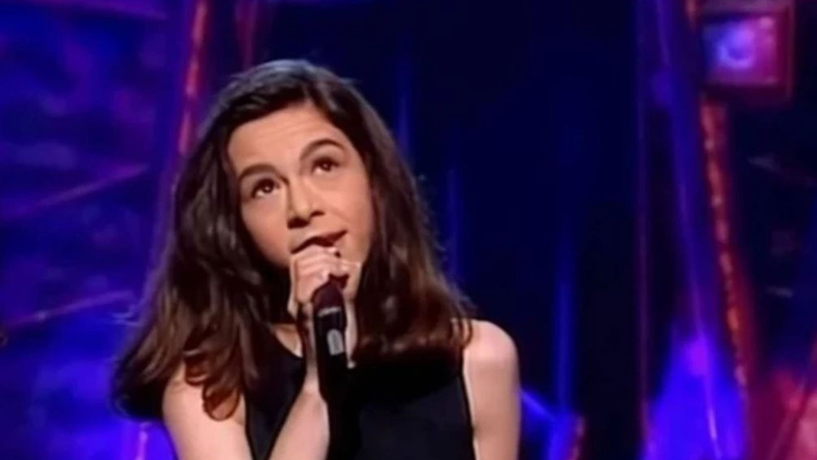 Eurovision'a katılmıştı! Ünlü şarkıcı genç yaşta hayatını kaybetti