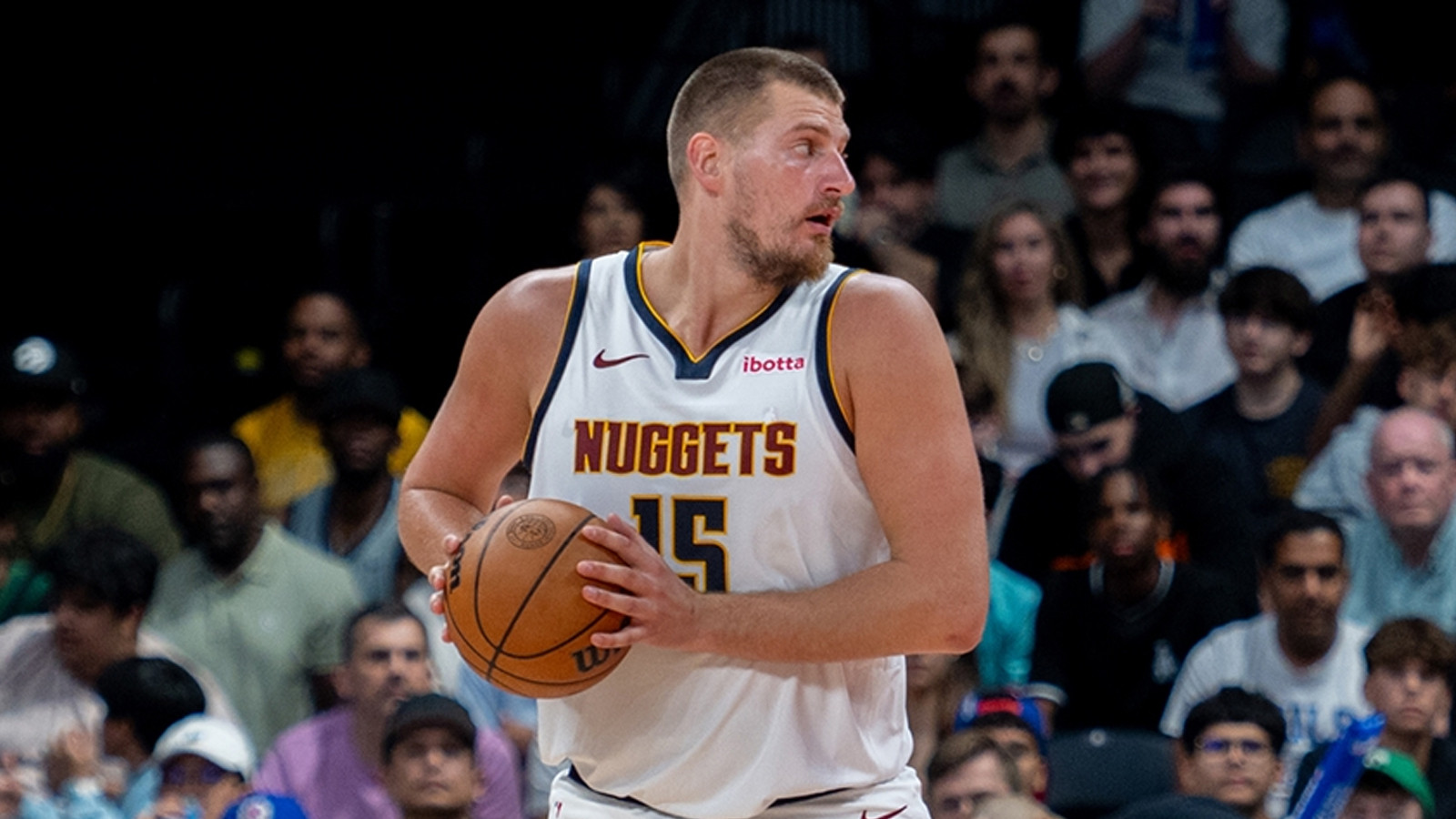 NBA yıldızı Jokic, sakatlığı nedeniyle en az 1 ay parkelerden uzak kalacak