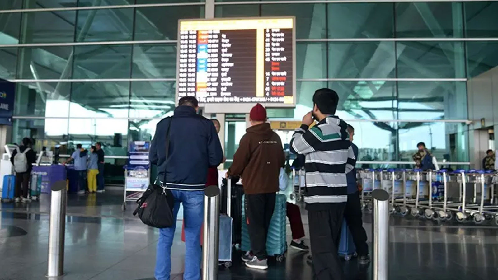 Olumsuz hava koşulları nedeniyle bazı uçuş seferleri iptal edildi