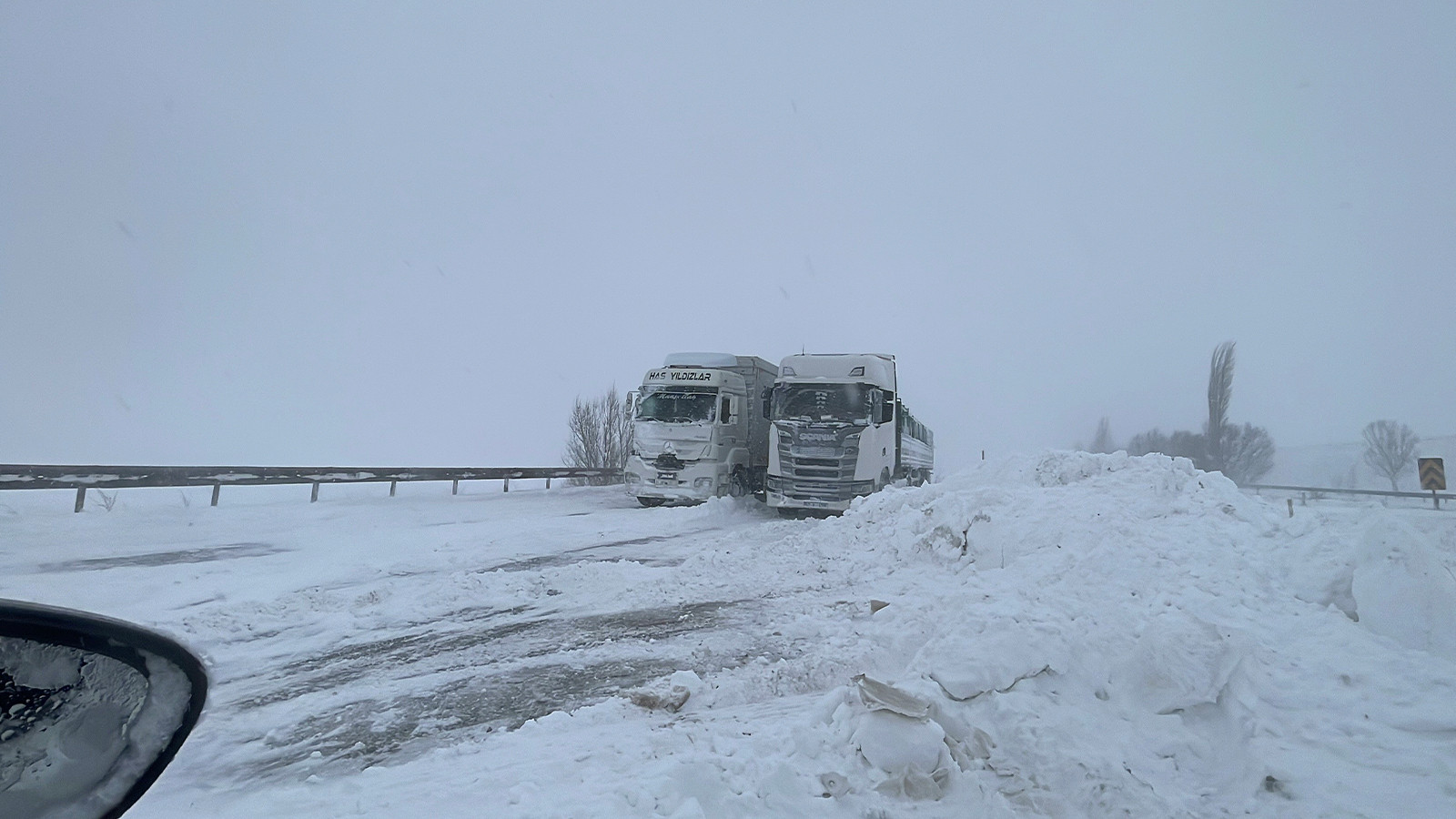 Sivas’ta kar ve tipi hayatı felç etti; dışarıyla bağlantı kesildi