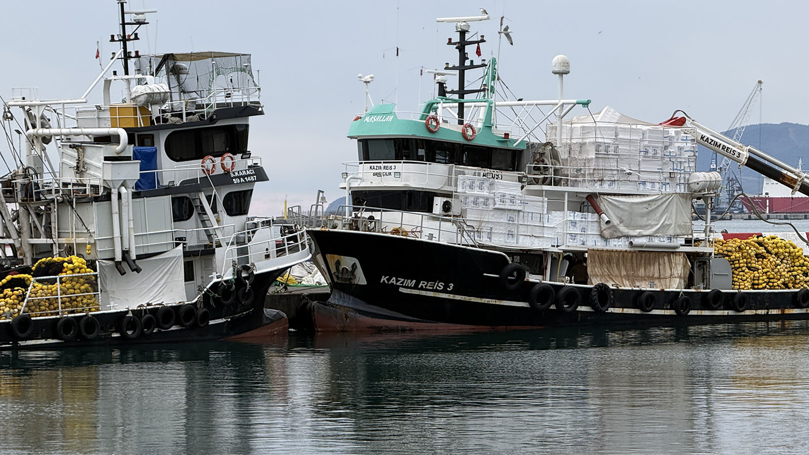 Tekirdağlı balıkçılar lodos nedeniyle 2 gündür denize açılamıyor