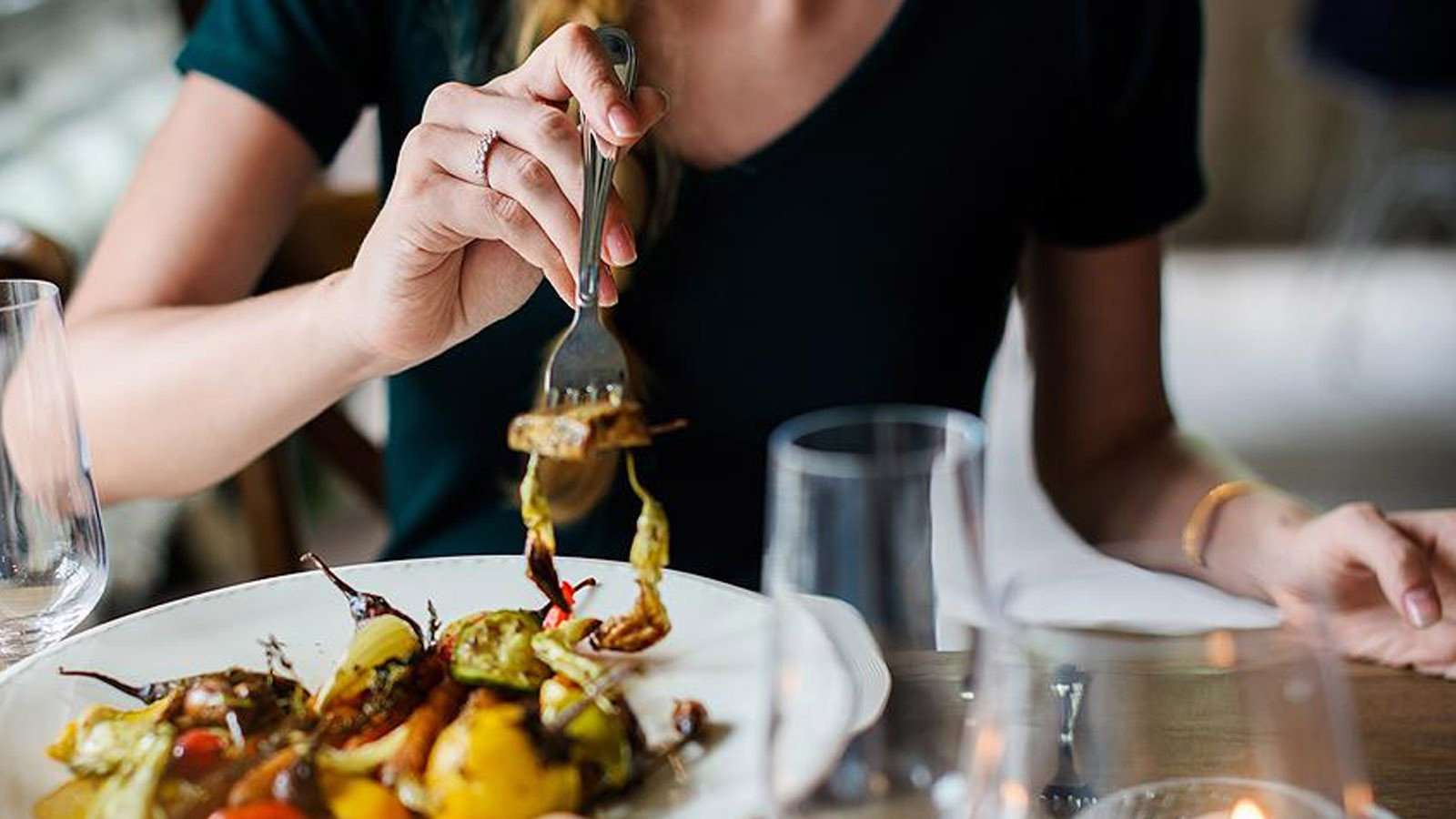 Uzmanlar uyarıyor: Bu gıdalar ve pişirme yöntemleri kanser riski taşıyor