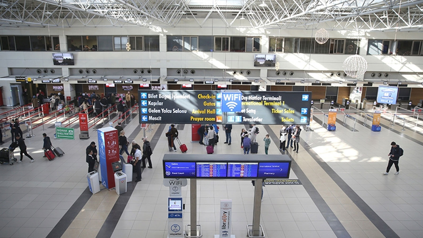 Yurt dışına çıkış harcı 1250 TL oldu