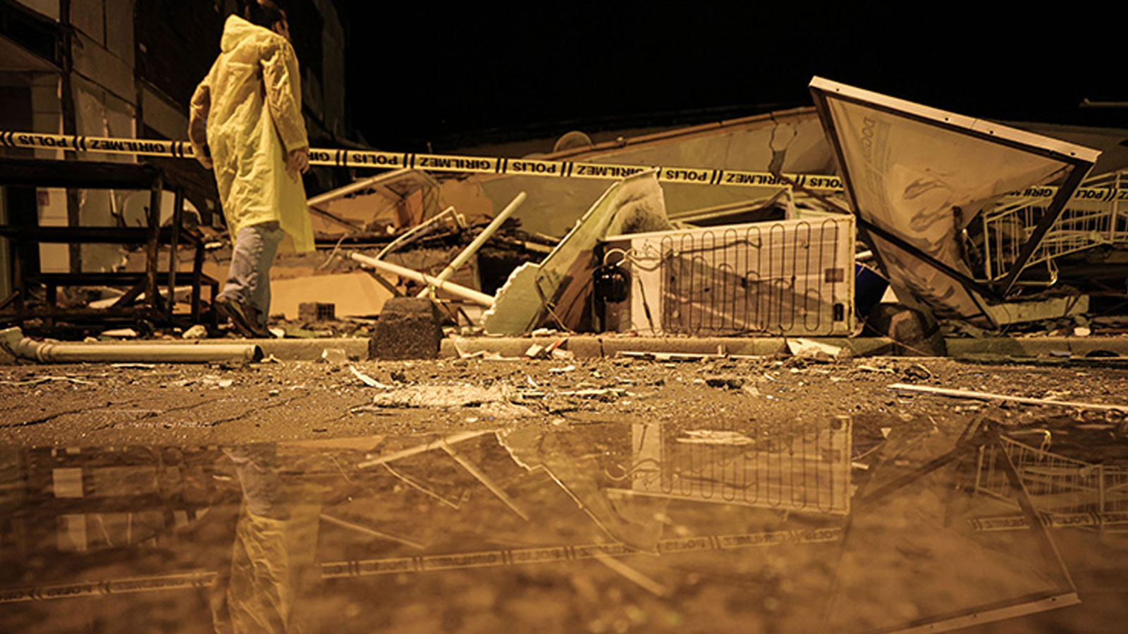 Balıkesir yeni yıl sabahına yine peş peşe depremlerle girdi!