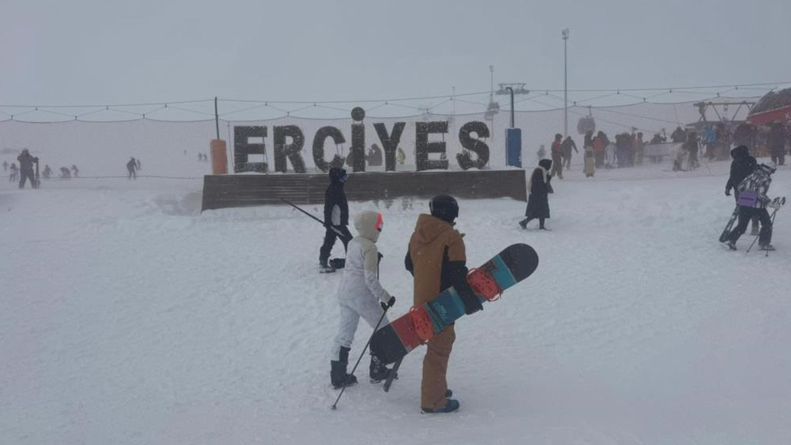 Erciyes'te yoğun kar: 130 santimi buldu