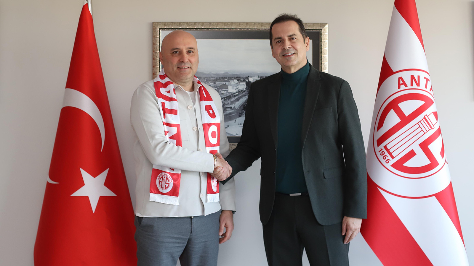 Antalyaspor'un yeni teknik direktörü Sami Uğurlu oldu
