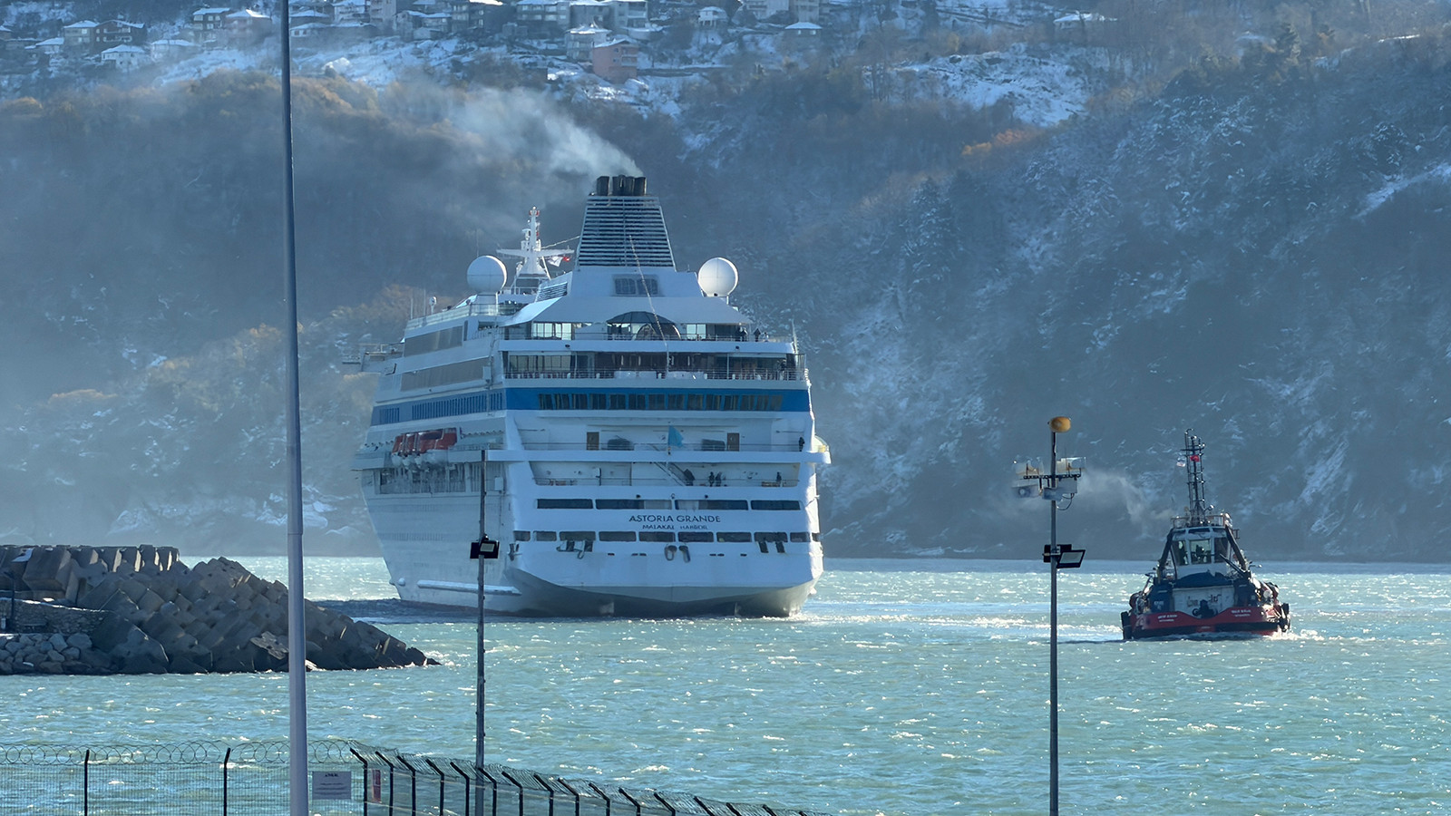Bartın'da kruvaziyer kuvvetli fırtına nedeniyle limana yanaşamadı