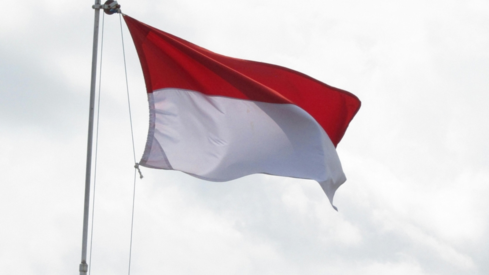 Endonezya'da yeni ceza kanunu yürürlüğe girdi; evlilik dışı birlikte yaşamak yasaklandı